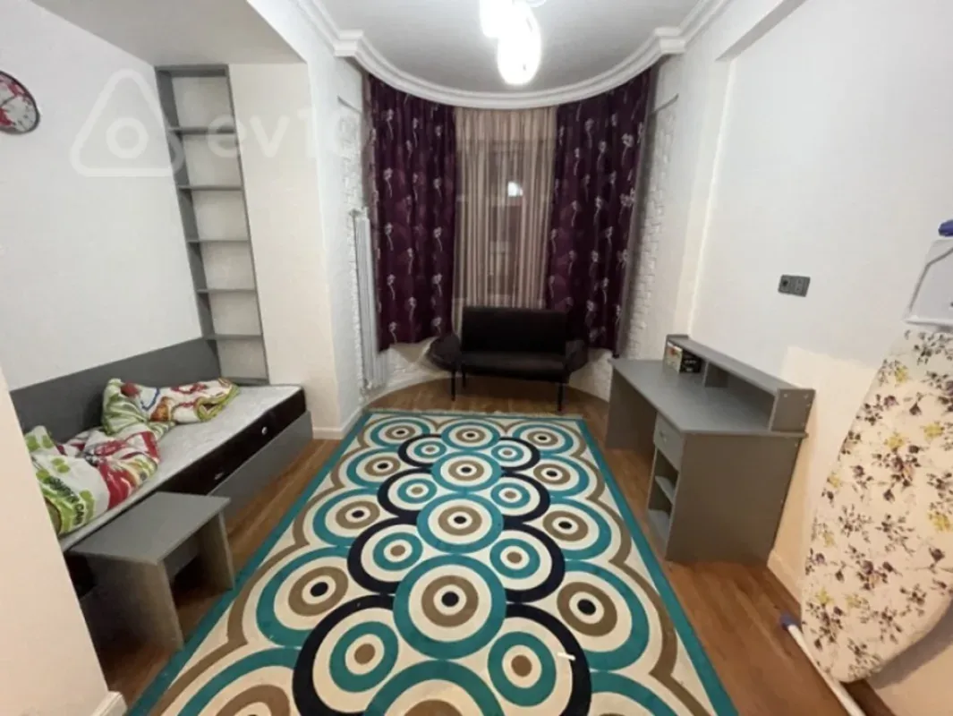 Kirayə verilir 4 otaqlı yeni tikili 140 m²