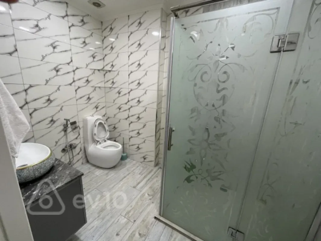 Kirayə verilir 4 otaqlı yeni tikili 140 m²