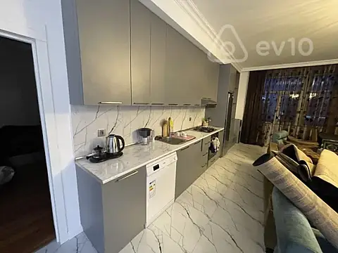 Kirayə verilir 4 otaqlı yeni tikili 140 m²