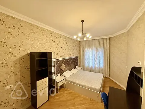 Kirayə verilir 4 otaqlı yeni tikili 180 m²