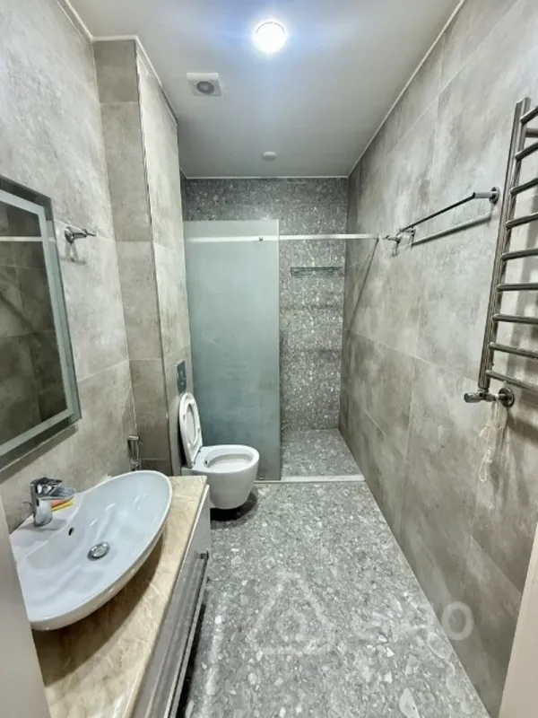 Kirayə verilir 4 otaqlı yeni tikili 180 m²