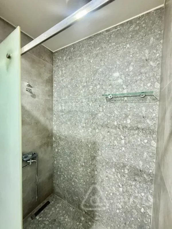 Kirayə verilir 4 otaqlı yeni tikili 180 m²