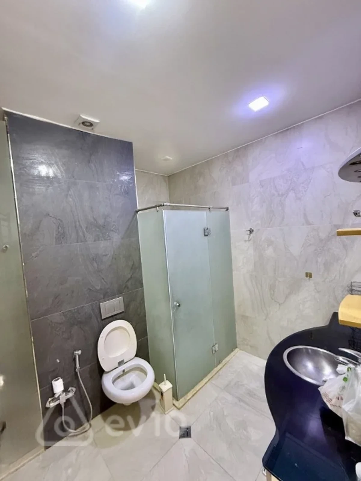 Kirayə verilir 4 otaqlı yeni tikili 180 m²