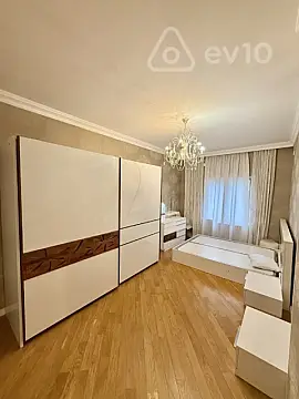 Kirayə verilir 4 otaqlı yeni tikili 180 m²