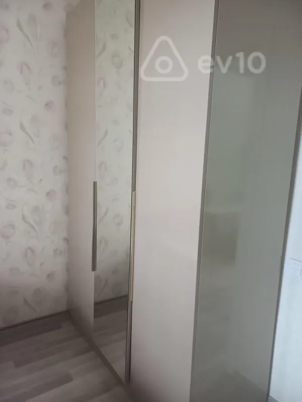 Kirayə verilir 2 otaqlı yeni tikili 65 m²