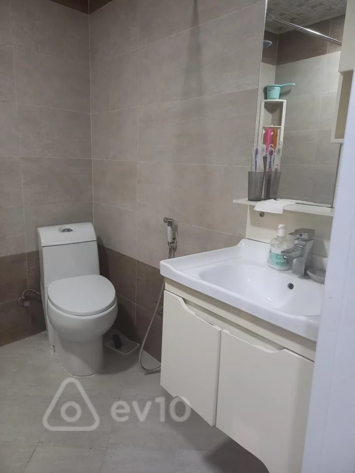 Kirayə verilir 2 otaqlı yeni tikili 65 m²