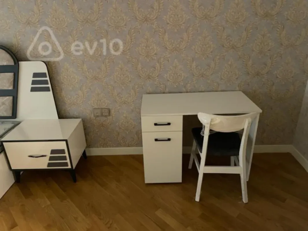 Kirayə verilir 2 otaqlı yeni tikili 96 m²