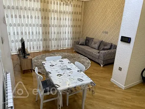 Kirayə verilir 2 otaqlı yeni tikili 96 m²