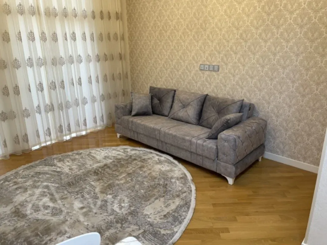 Kirayə verilir 2 otaqlı yeni tikili 96 m²