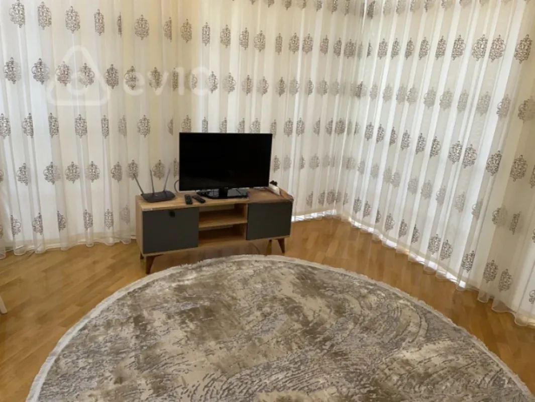 Kirayə verilir 2 otaqlı yeni tikili 96 m²