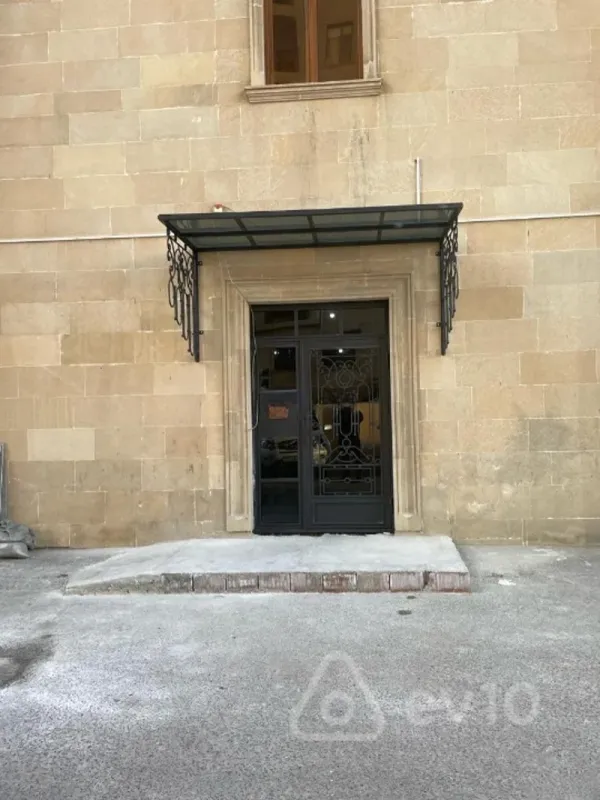 Kirayə verilir 2 otaqlı yeni tikili 96 m²