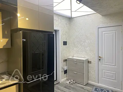 Kirayə verilir 2 otaqlı yeni tikili 60 m²