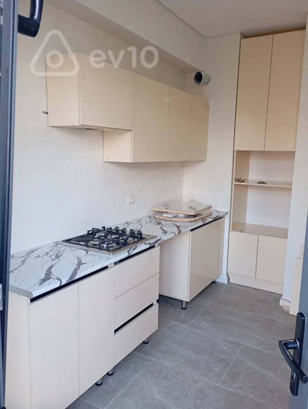 Kirayə verilir 2 otaqlı yeni tikili 60 m²