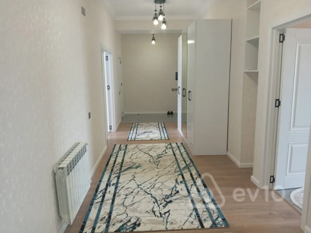 Kirayə verilir 3 otaqlı yeni tikili 135 m²