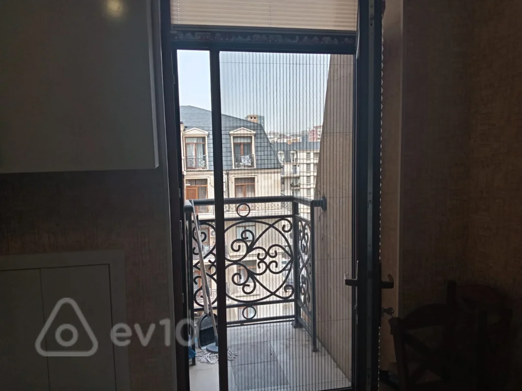 Kirayə verilir 3 otaqlı yeni tikili 135 m²