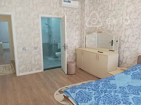 Kirayə verilir 3 otaqlı yeni tikili 135 m²