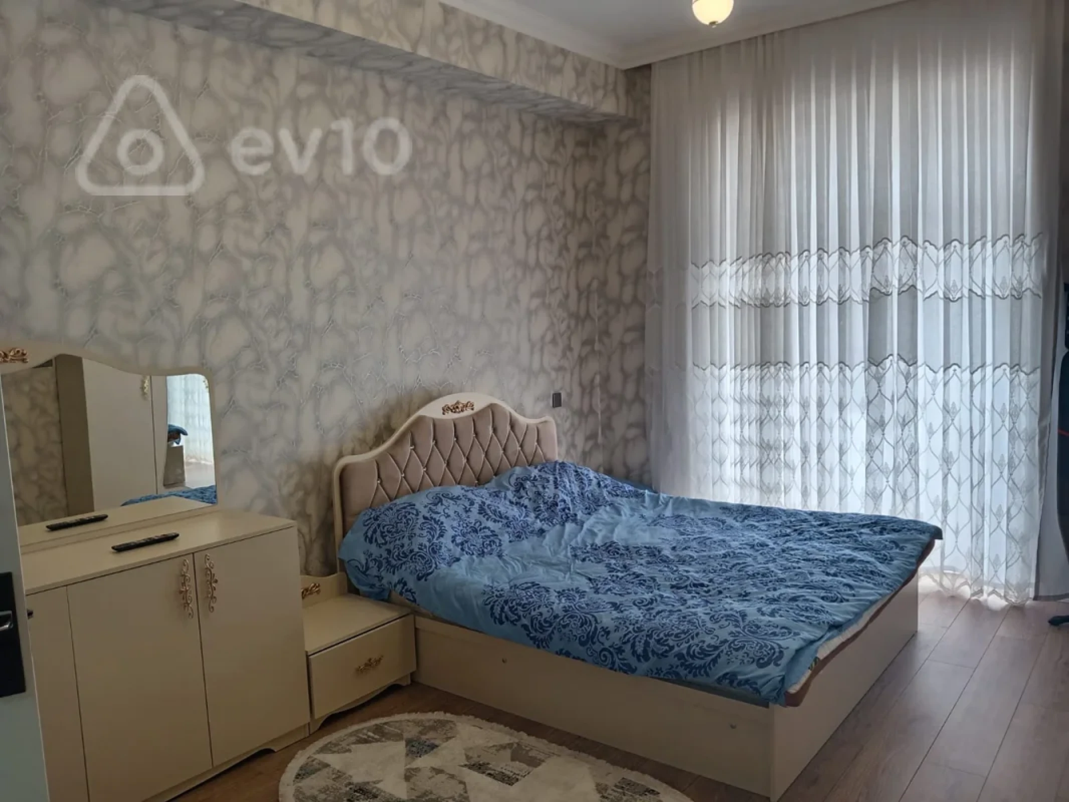 Kirayə verilir 3 otaqlı yeni tikili 135 m²