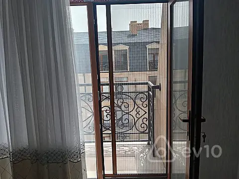 Kirayə verilir 3 otaqlı yeni tikili 135 m²