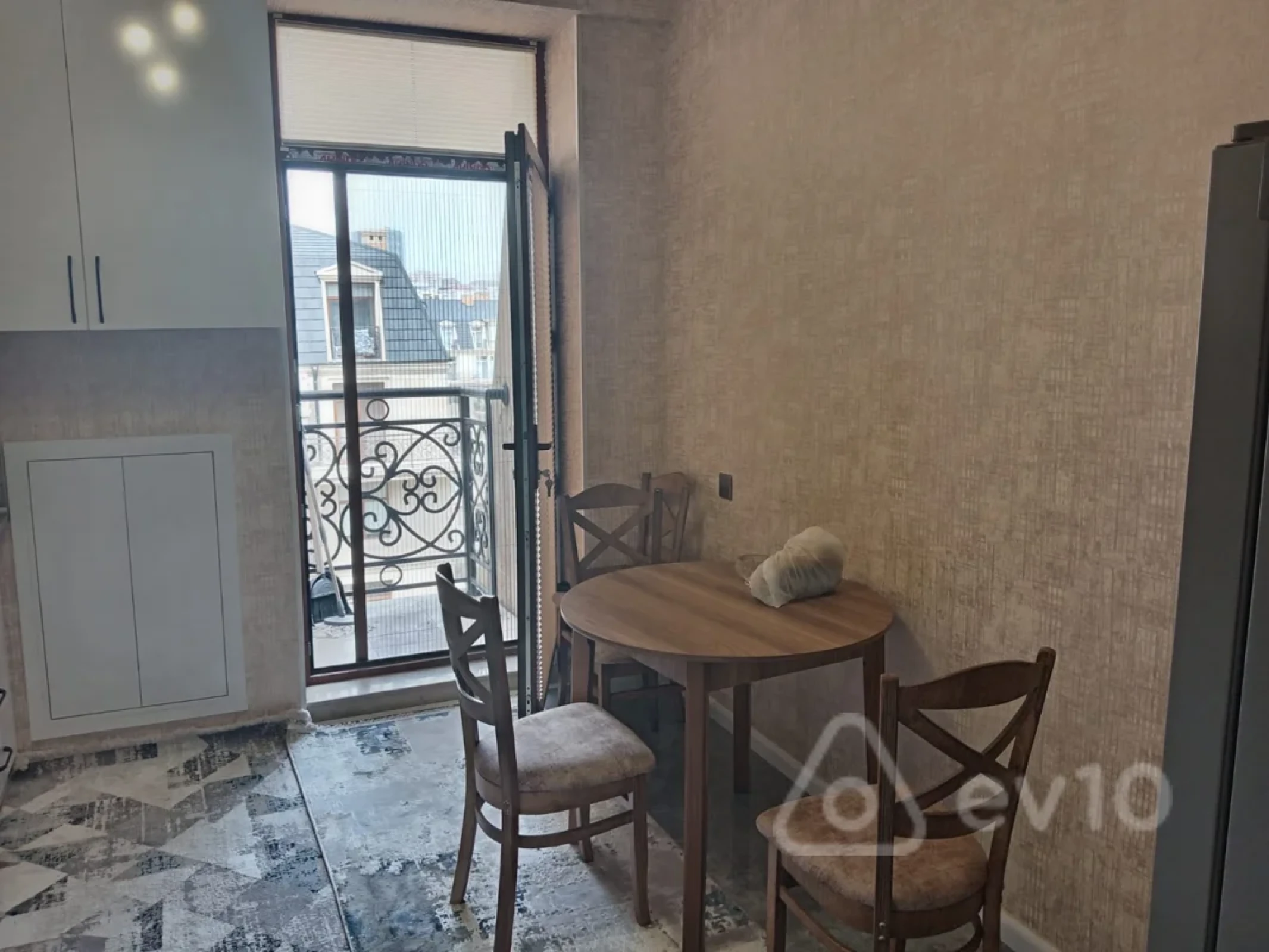 Kirayə verilir 3 otaqlı yeni tikili 135 m²