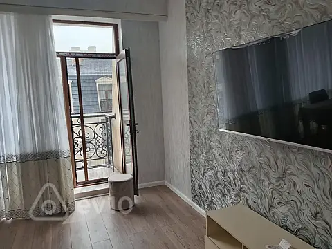 Kirayə verilir 3 otaqlı yeni tikili 135 m²