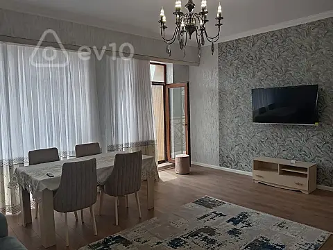Kirayə verilir 3 otaqlı yeni tikili 135 m²