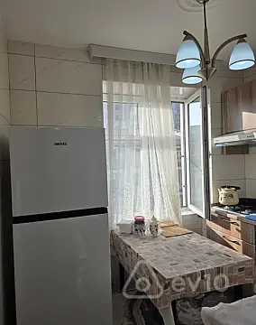 Kirayə verilir 2 otaqlı köhnə tikili 55 m²