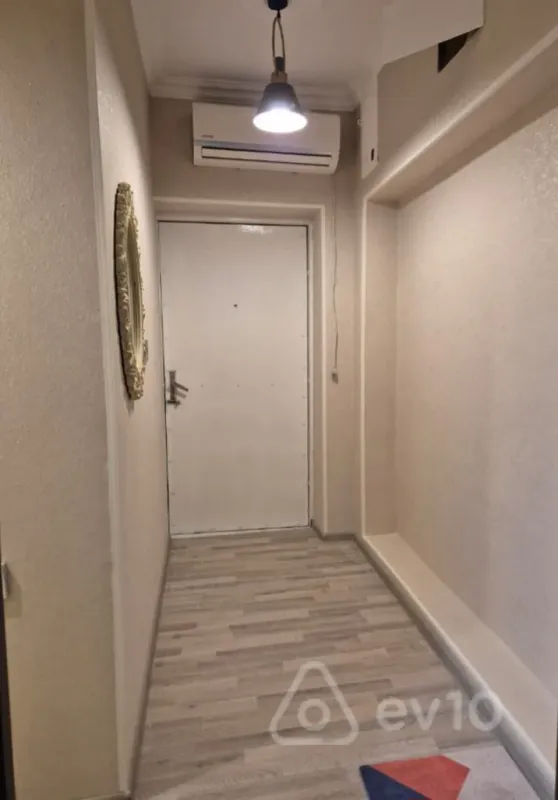 Kirayə verilir 2 otaqlı köhnə tikili 55 m²