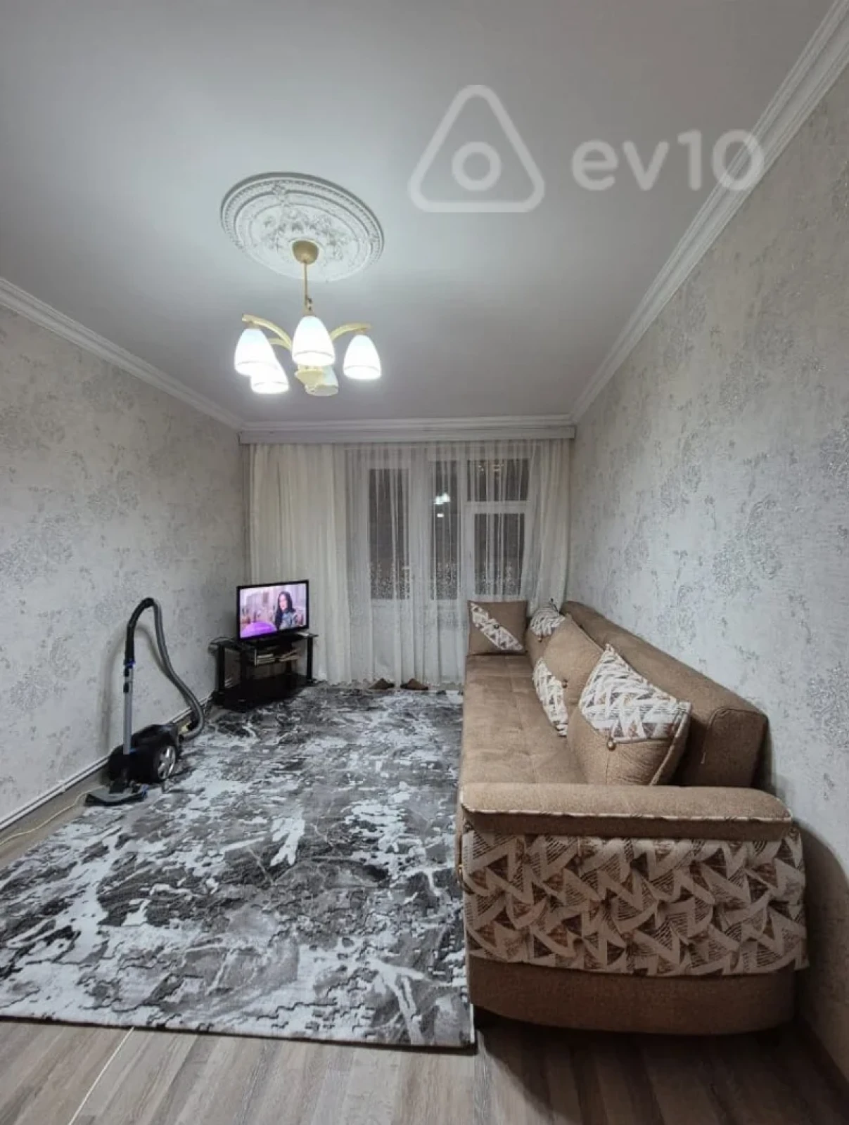 Kirayə verilir 2 otaqlı köhnə tikili 55 m²