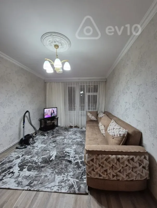 Kirayə verilir 2 otaqlı köhnə tikili 55 m²