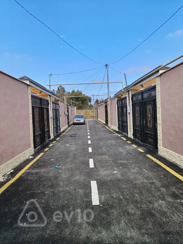 Satılır 4 otaqlı həyət evi 140 m²