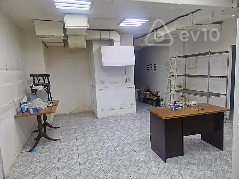 Kirayə verilir mənzil 160 m²