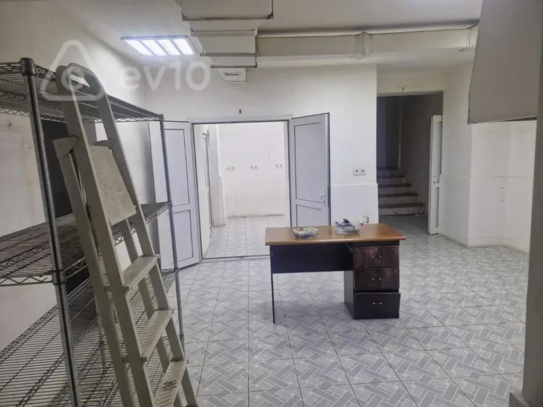 Kirayə verilir mənzil 160 m²