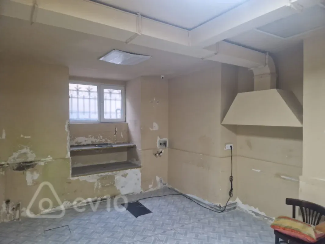 Kirayə verilir mənzil 160 m²