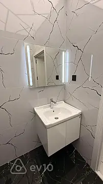 Kirayə verilir 2 otaqlı yeni tikili 50 m²