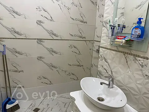 Kirayə verilir 2 otaqlı yeni tikili 75 m²