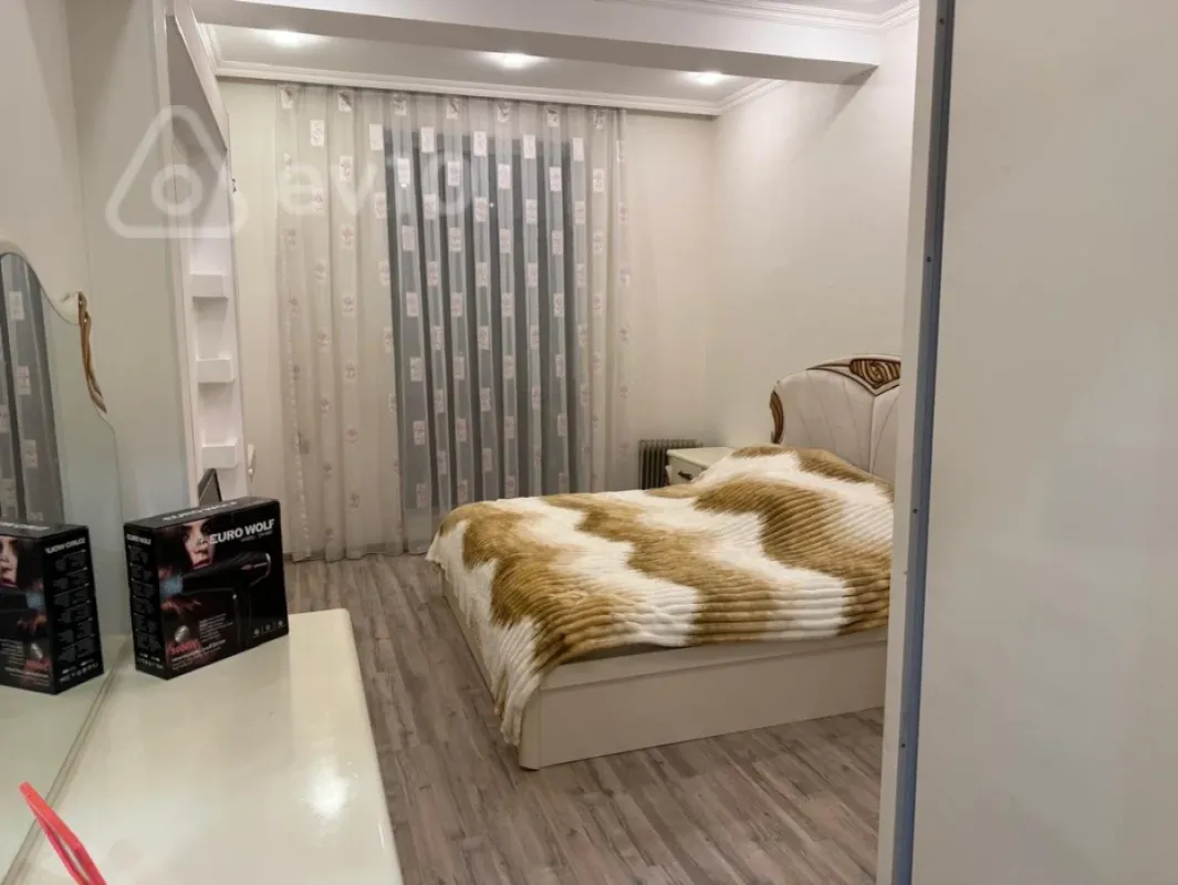 Kirayə verilir 2 otaqlı yeni tikili 75 m²