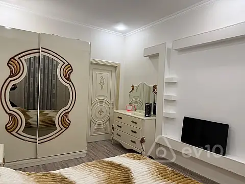 Kirayə verilir 2 otaqlı yeni tikili 75 m²