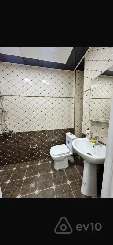 Kirayə verilir 2 otaqlı yeni tikili 50 m²