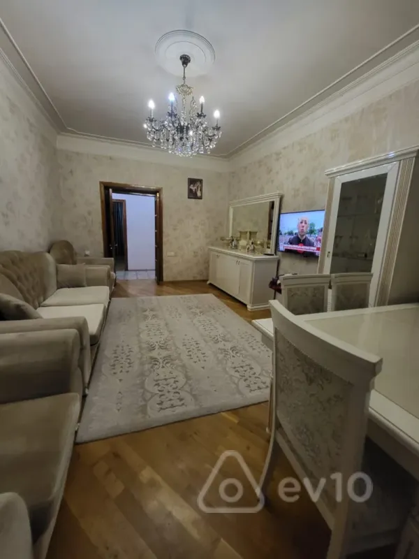 Satılır 3 otaqlı köhnə tikili 73 m²