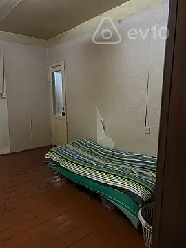 Kirayə verilir 4 otaqlı köhnə tikili 120 m²