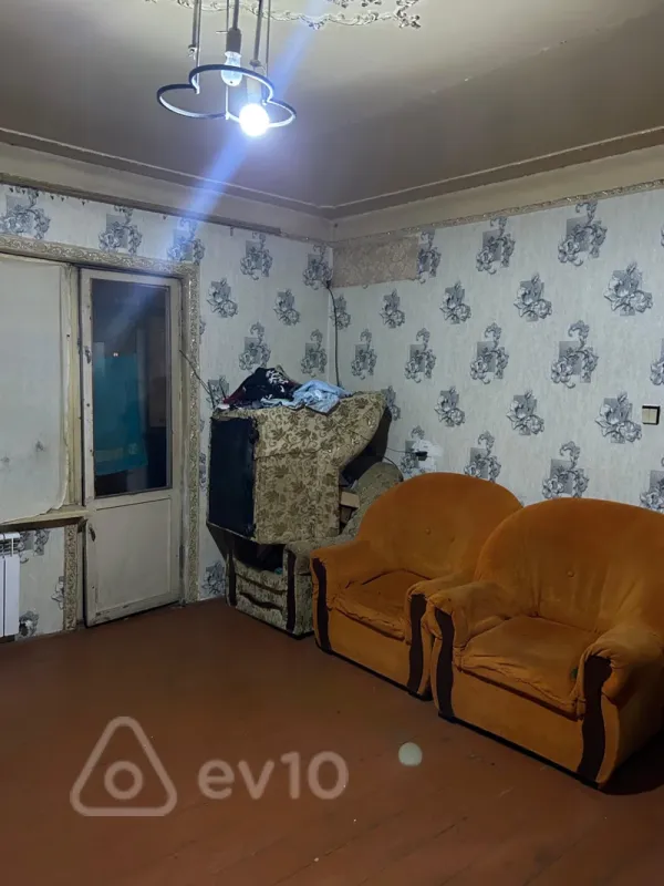 Kirayə verilir 4 otaqlı köhnə tikili 120 m²