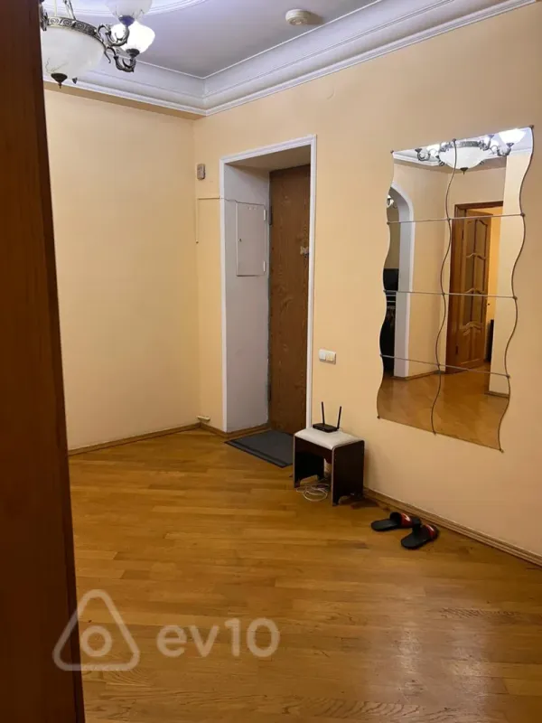 Kirayə verilir 3 otaqlı köhnə tikili 75 m²