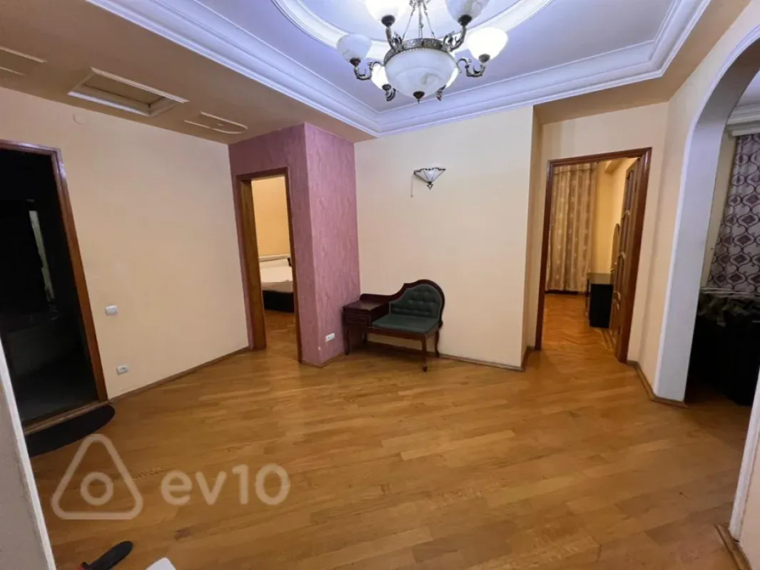Kirayə verilir 3 otaqlı köhnə tikili 75 m²