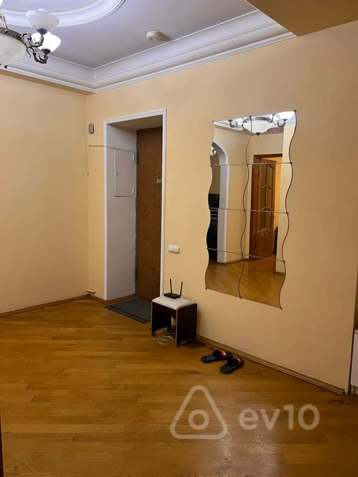 Kirayə verilir 3 otaqlı köhnə tikili 75 m²