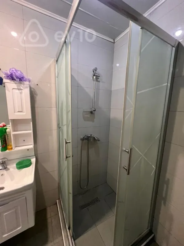 Kirayə verilir 3 otaqlı köhnə tikili 75 m²