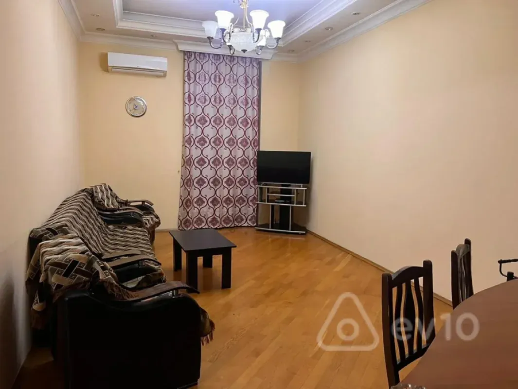 Kirayə verilir 3 otaqlı köhnə tikili 75 m²