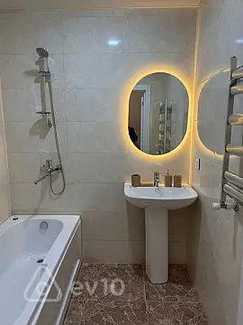Kirayə verilir 3 otaqlı yeni tikili 75 m²