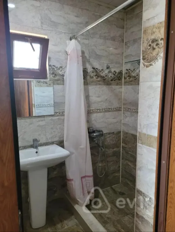 Kirayə verilir 2 otaqlı həyət evi 70 m²