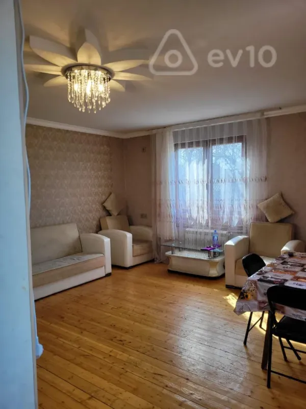 Kirayə verilir 2 otaqlı həyət evi 70 m²