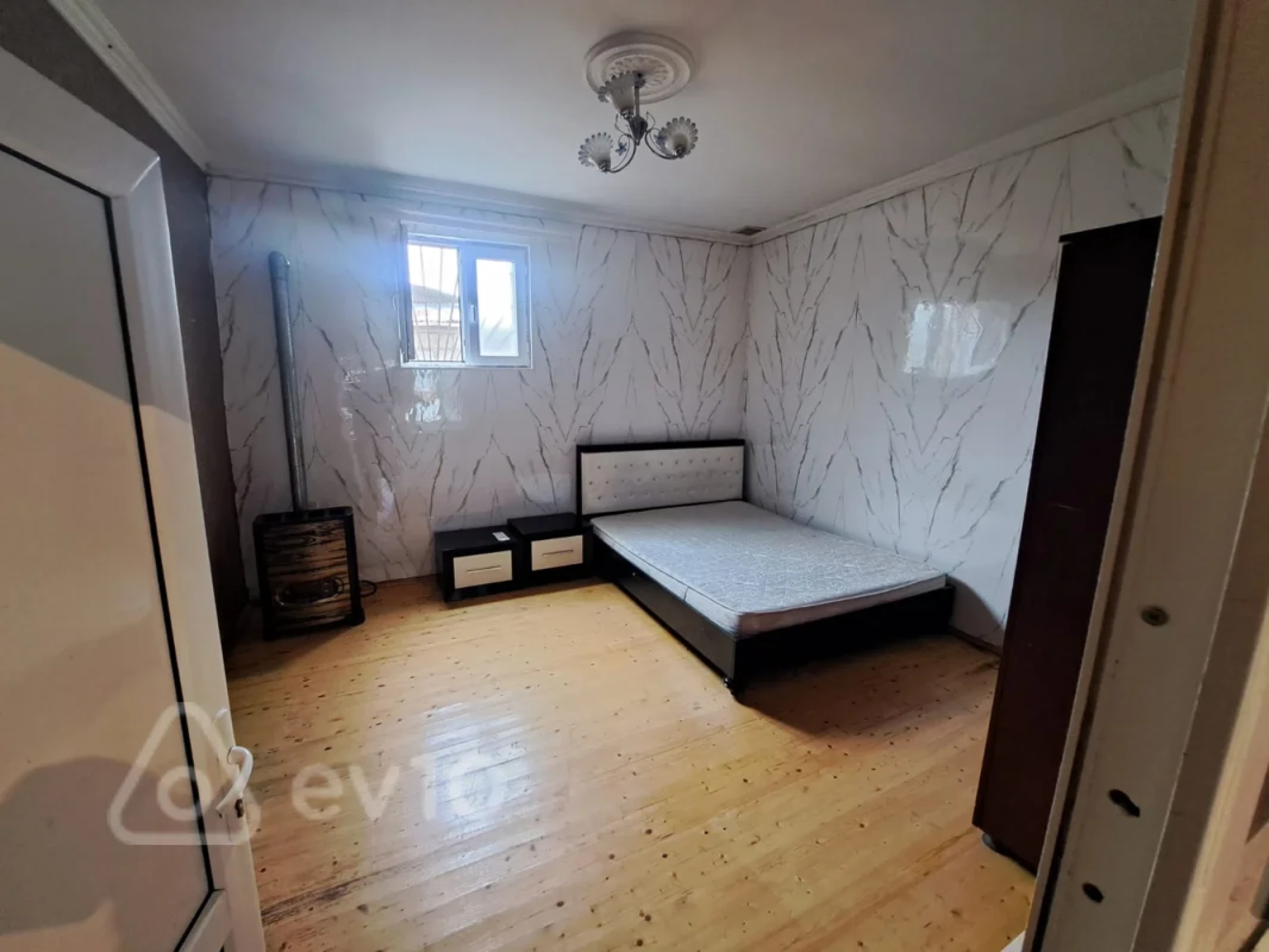 Kirayə verilir 1 otaqlı köhnə tikili 50 m²